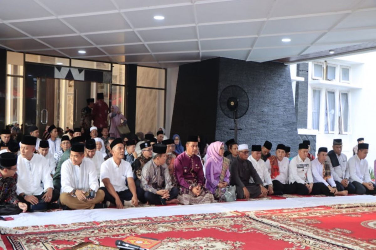 Masyarakat Kampar antusias buka bersama Bupati Kampar
