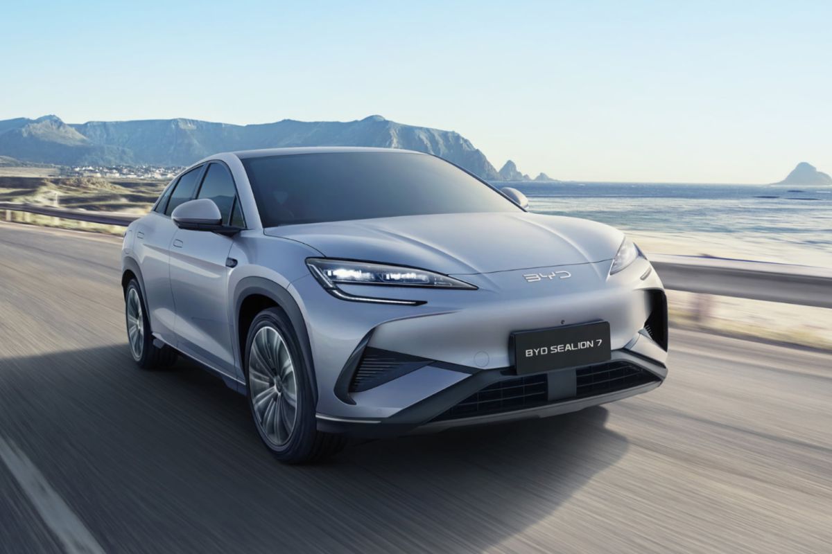 BYD Sealion 07 DM-i dengan "God's Eye" dan drone debut di China
