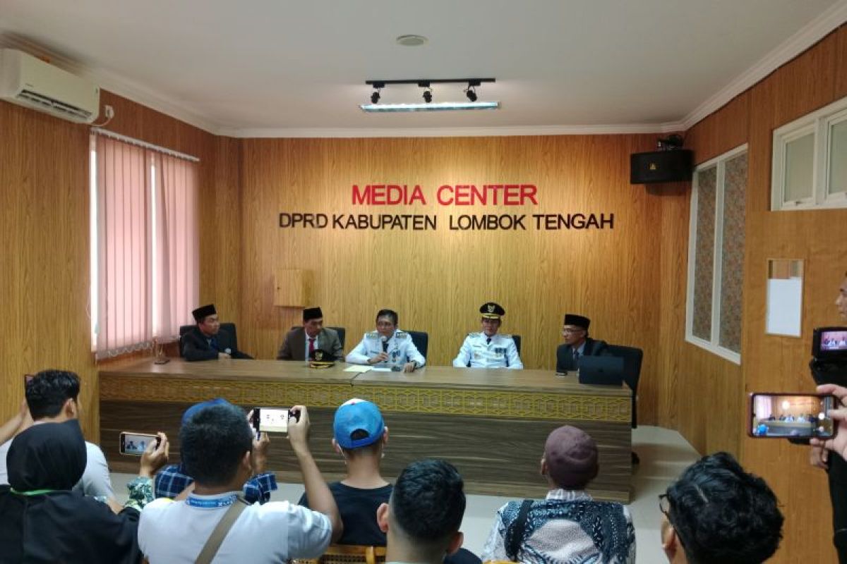 Bupati menyiapkan lima program mewujudkan Lombok Tengah "masmirah"