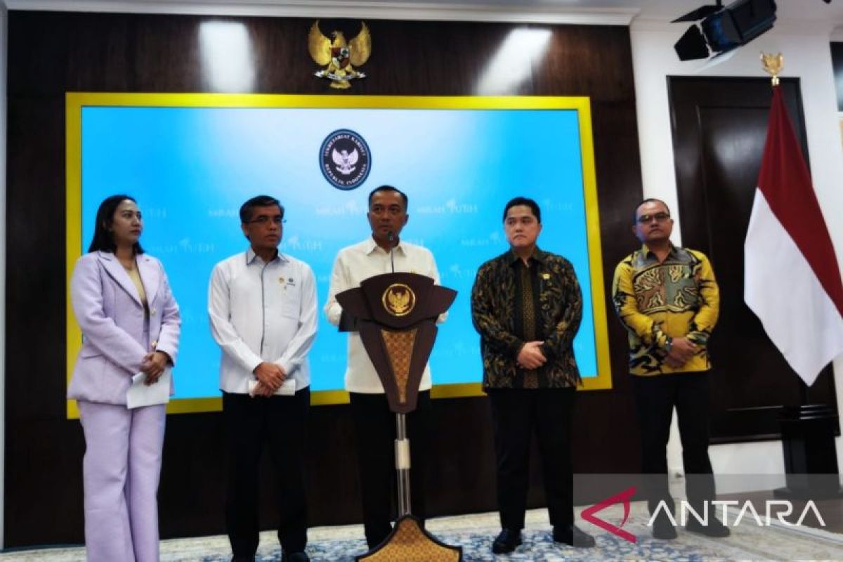 Prabowo convenes with ministers, Sritex representatives over layoffs