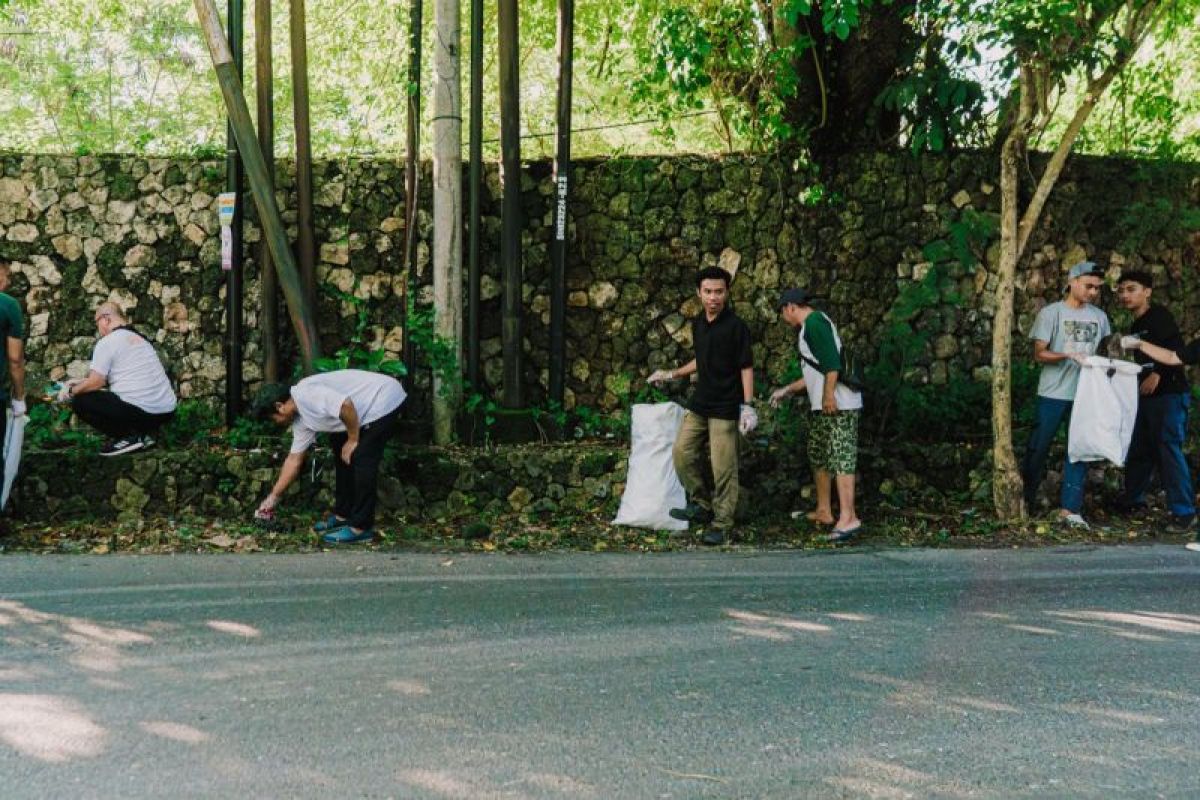 Jimbaran Hijau inspirasi pelaku usaha lewat aksi bersih sampah