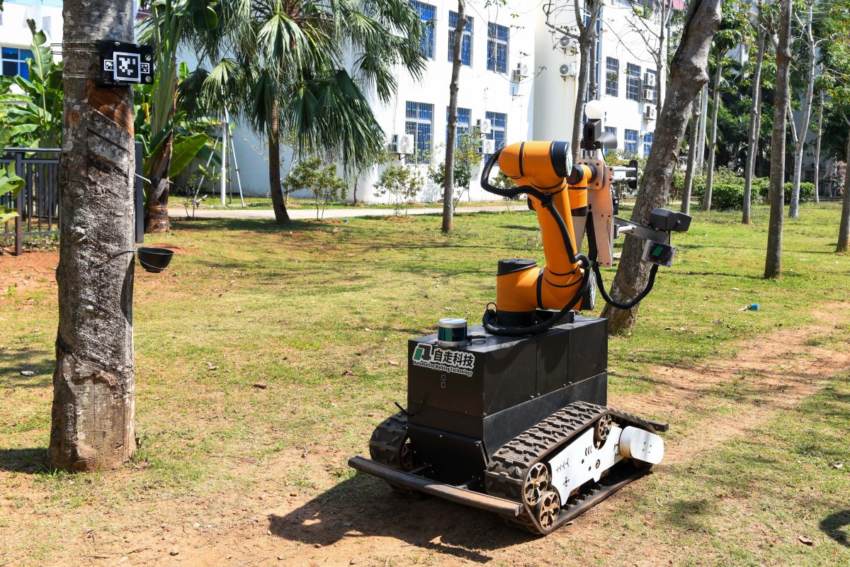 Menilik robot penyadap karet buatan China yang masuk pasar Indonesia