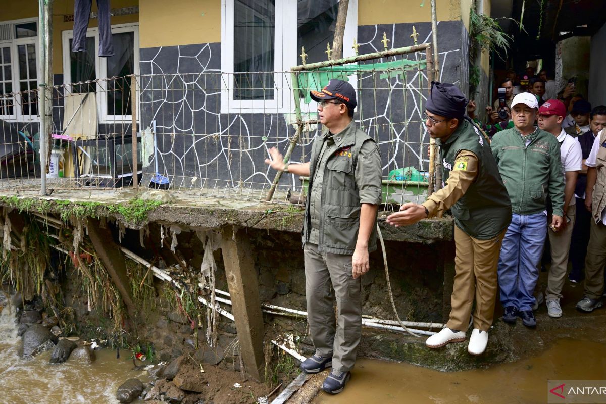 Bogor floods: BNPB aims to restore road access before Eid