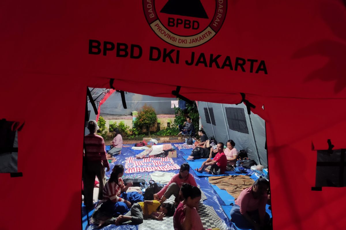 BPBD Jakbar terjunkan 24 personel evakuasi korban banjir