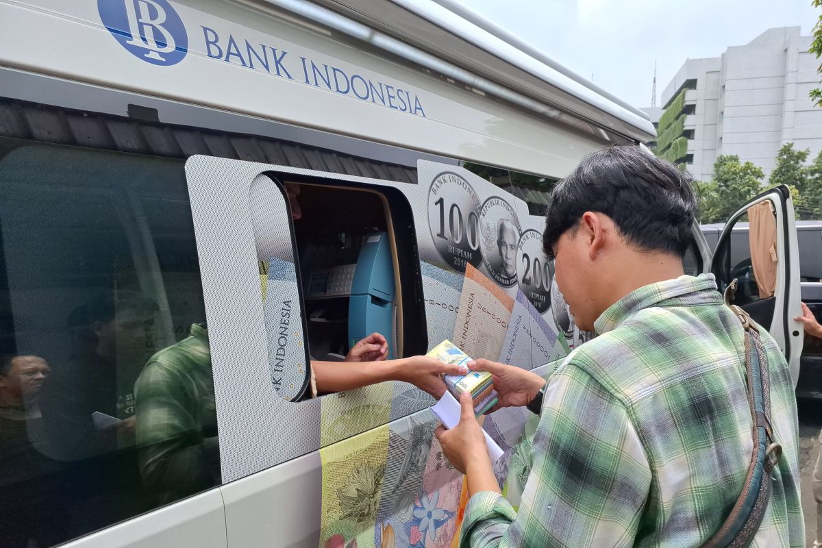 Masyarakat antusias tukar uang lewat layanan 'Pintar' Bank Indonesia