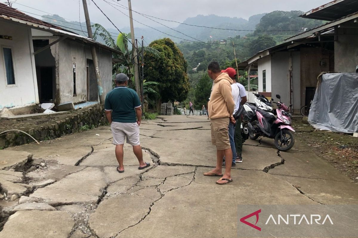 Bupati Bogor sebut andil Sentul City relokasi korban bencana tanah bergerak
