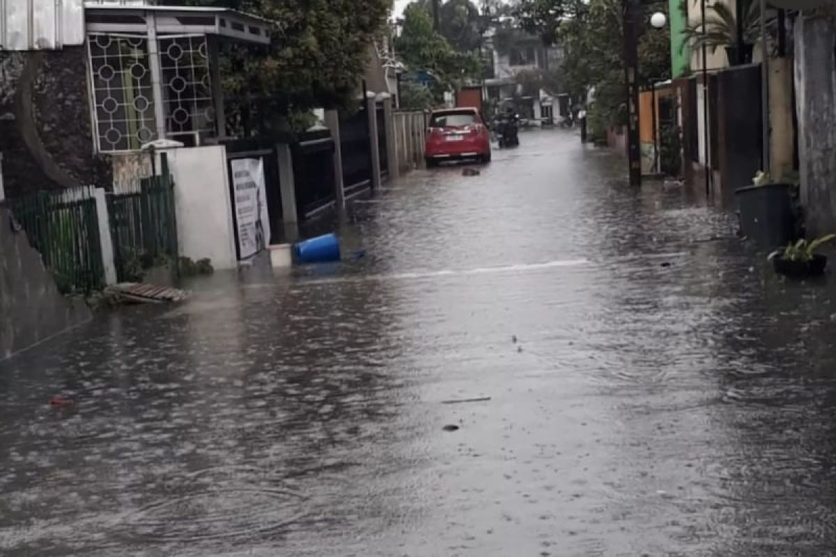 BPBD Jawa Barat catat 245 rumah terendam banjir di Rancasari Bandung