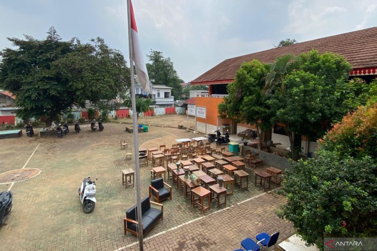 Pasca banjir, SDN 22 Pejaten Timur terapkan belajar beralas lantai