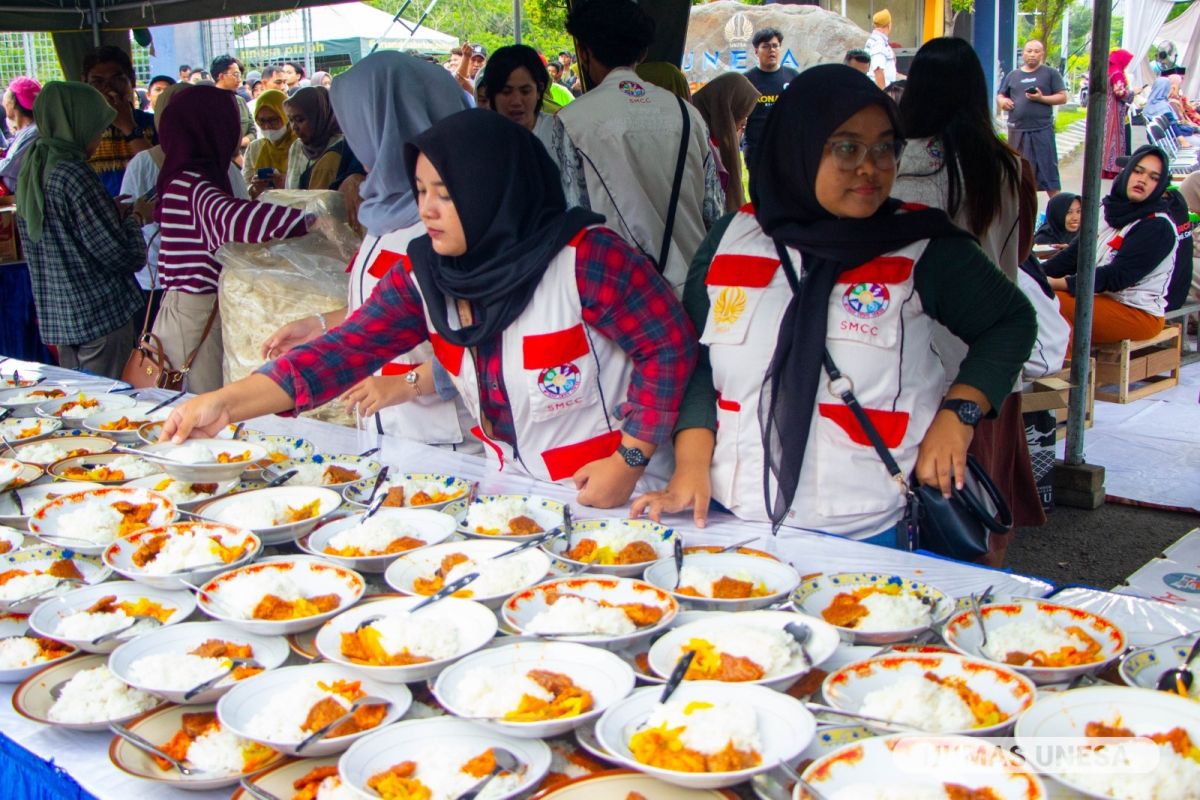 Unesa siapkan ribuan porsi makanan-takjil untuk buka puasa bersama