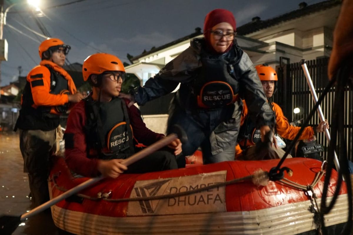 Dompet Dhuafa gulirkan bantuan bagi warga terdampak banjir di Jabodetabek