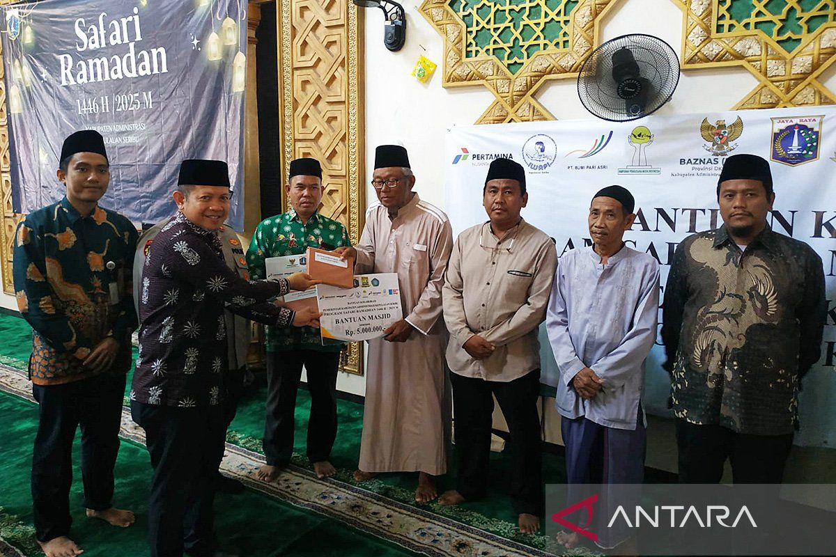 Plt Bupati Kepulauan Seribu lakukan Safari Ramadhan di dua pulau