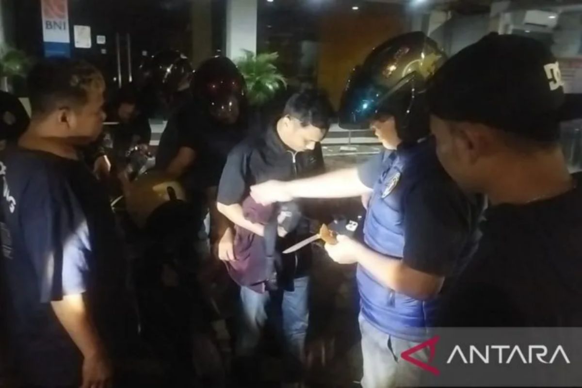 Polhukam kemarin dari senjata tajam tanpa izin hingga Raperda