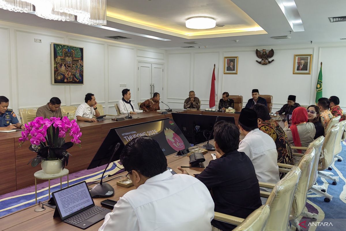 Indonesia menyambut kedatangan 38 biksu Buddha dalam perjalanan spiritual dari Bangkok