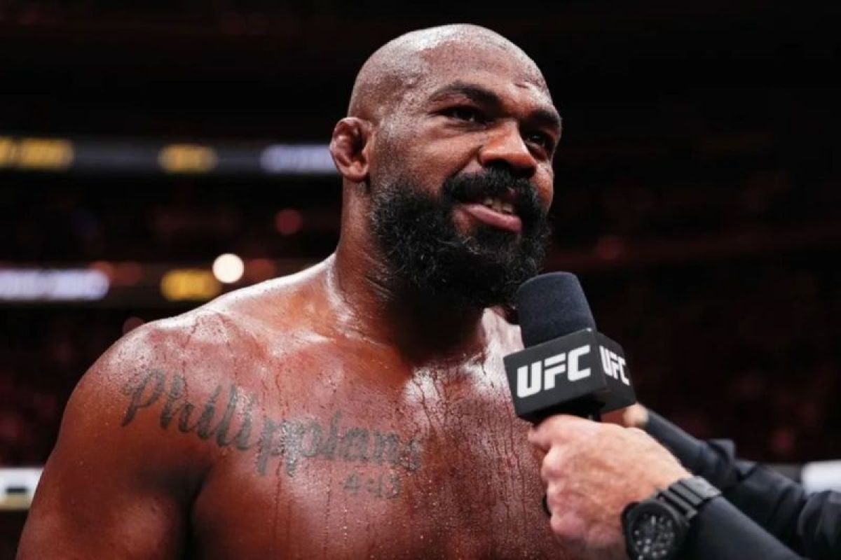 CEO UFC rencanakan laga Jones lawan Aspinall pada musim panas 2025