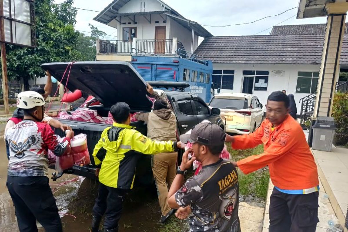 Ministry sends aid to landslide, flood victims in West Java's Sukabumi