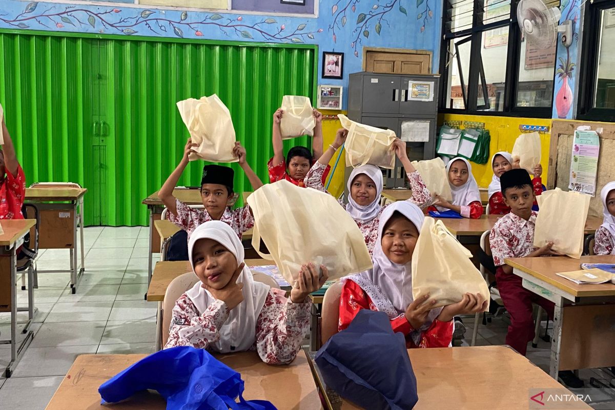 SDN Cipulir 01 Pagi terbantu adanya Makan Bergizi Gratis saat Ramadhan
