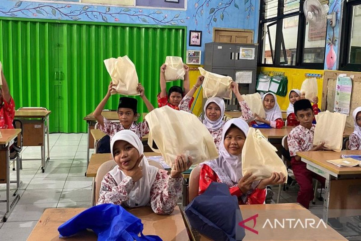 SDN Cipulir 01 Pagi terbantu adanya Makan Bergizi Gratis saat Ramadhan