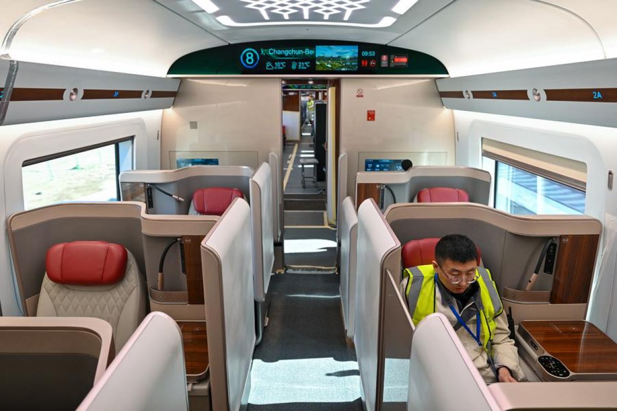 Kereta peluru tercepat di dunia jalani uji tipe di Beijing