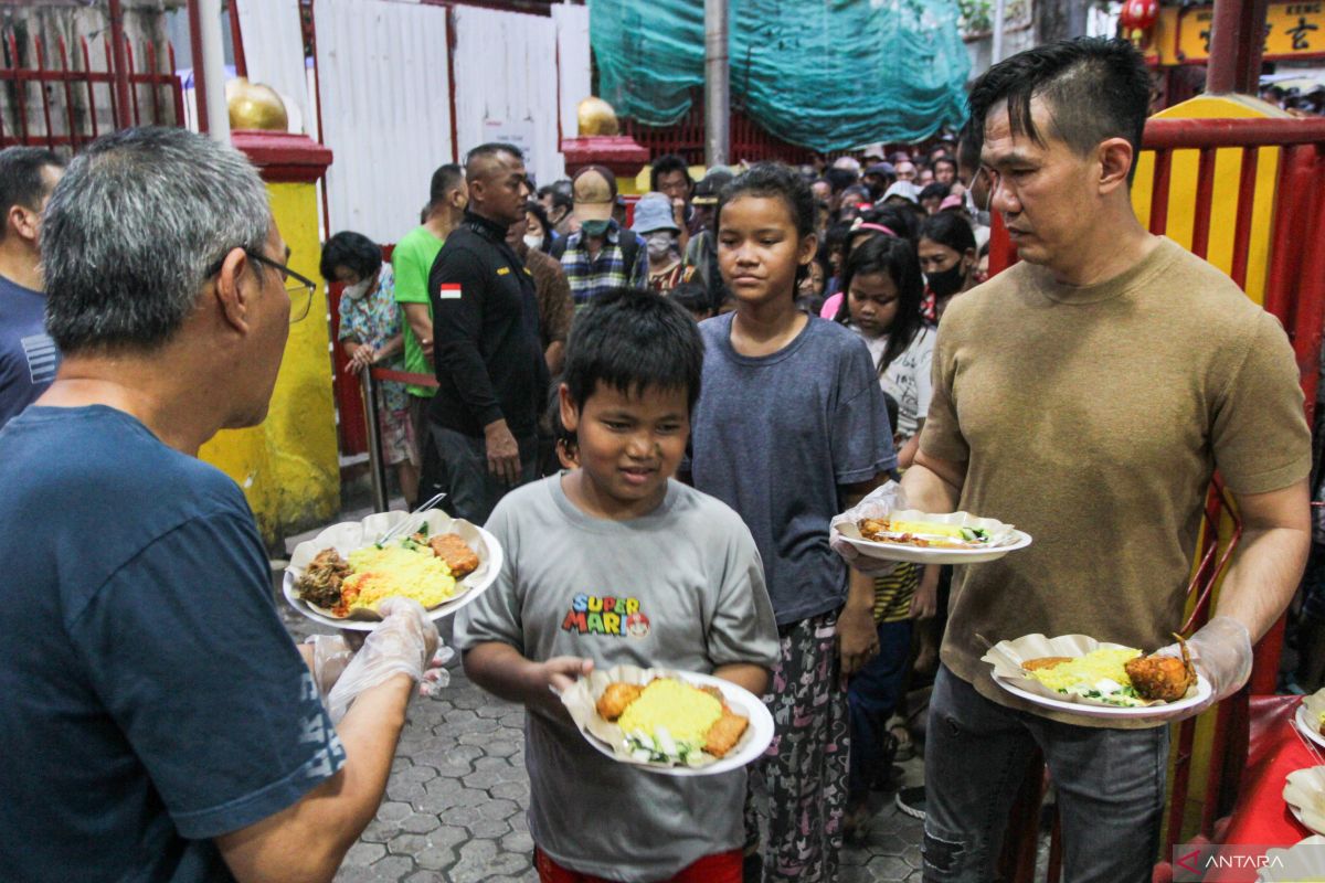 Meski sebutir kurma, ini ganjaran memberi makan orang saat berpuasa