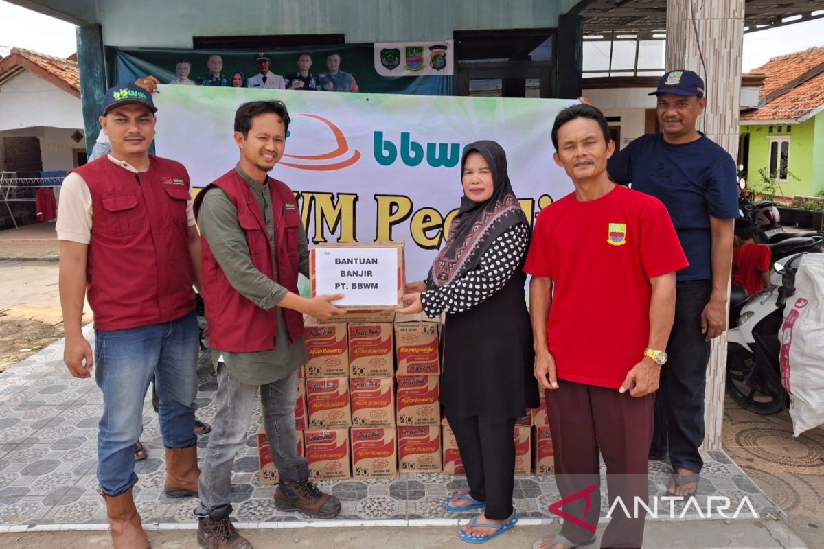PT BBWM salurkan bantuan korban banjir di Babelan Bekasi