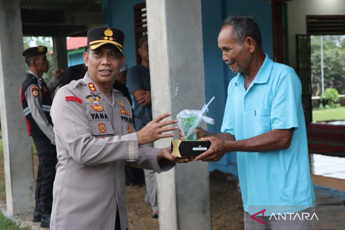Polres Mukomuko bagikan takjil gratis tiga hari berturut-turut