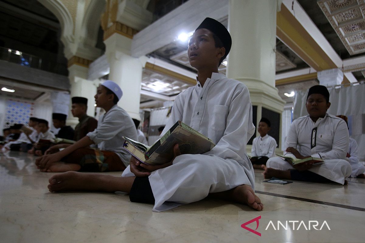 FOTO - Tadarus Al Quran bulan Ramadhan