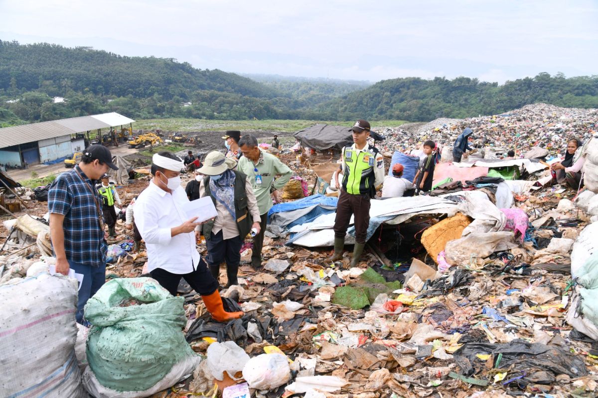 Gunungan sampah di Sarimukti longsor dibenarkan Sekda Jabar