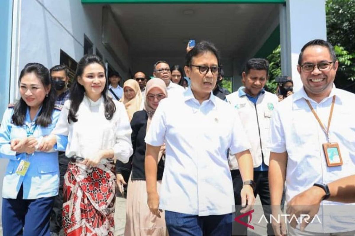 Menkes kunjungi RSUD Ternate, janji berikan bantuan alat medis