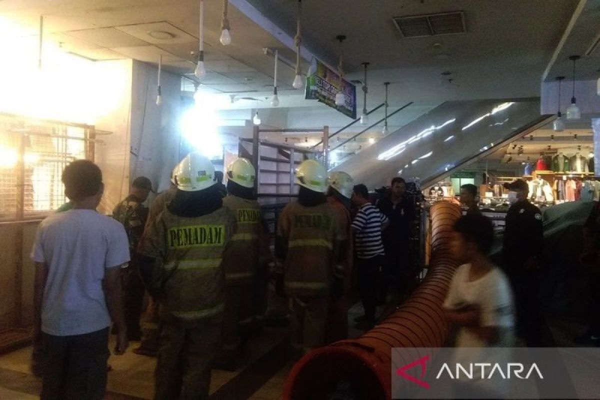 Kebakaran di Mall Season City diduga akibat arus pendek
