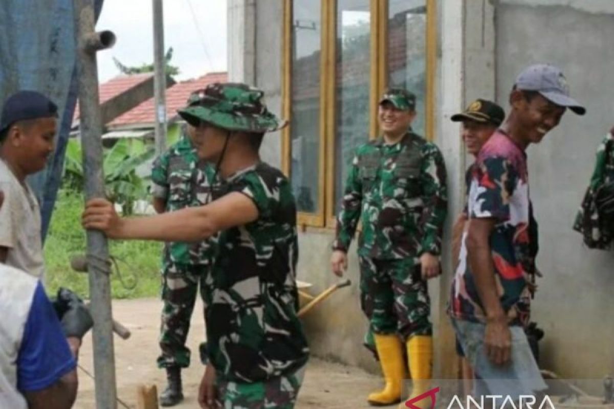 TMMD Kodim Palembang bantu rehabilitasi rumah warga miskin