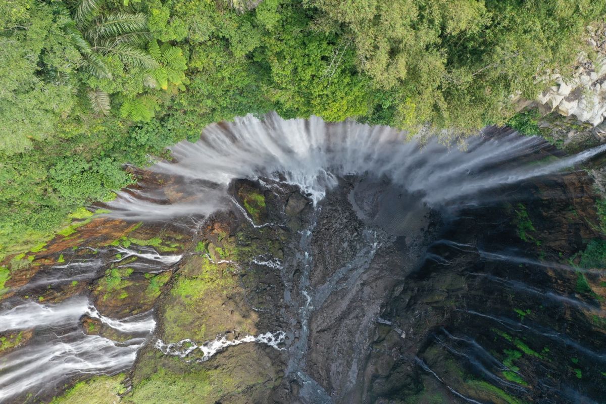 Air Terjun Tumpak Sewu di Jawa Timur tetap terima wisatawan dengan pendampingan