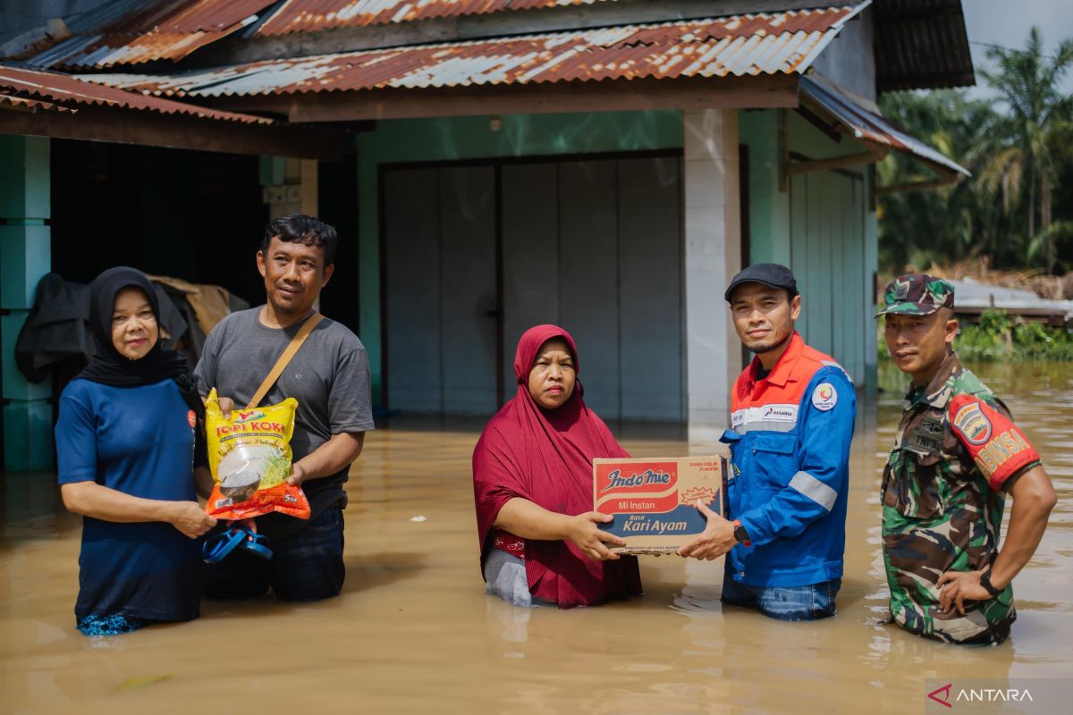 Pertamina Patra Niaga bantu warga terdampak banjir Pekanbaru