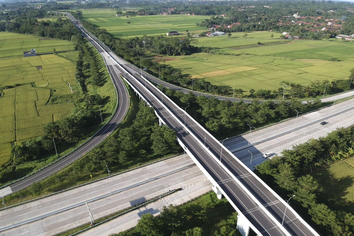 Kualitas udara Jakarta masuk kategori sedang pada Minggu pagi