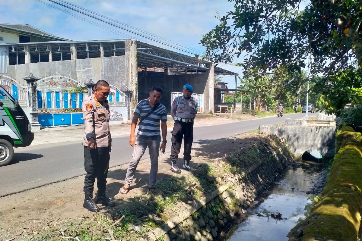 Polisi Kediri tangani temuan tubuh bayi di selokan