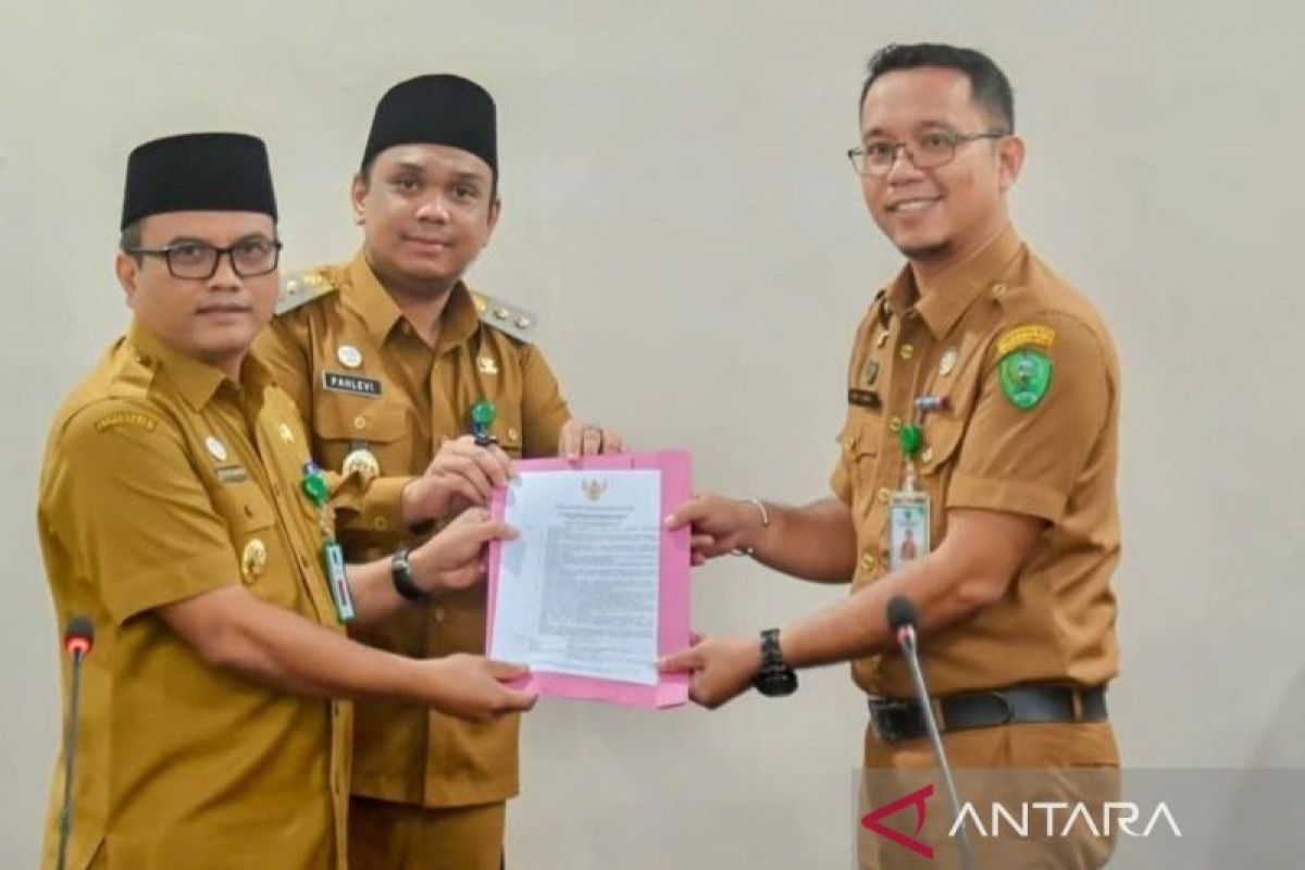 Letnan tunjuk Roni Gunawan Rambe Plt Sekretaris Daerah