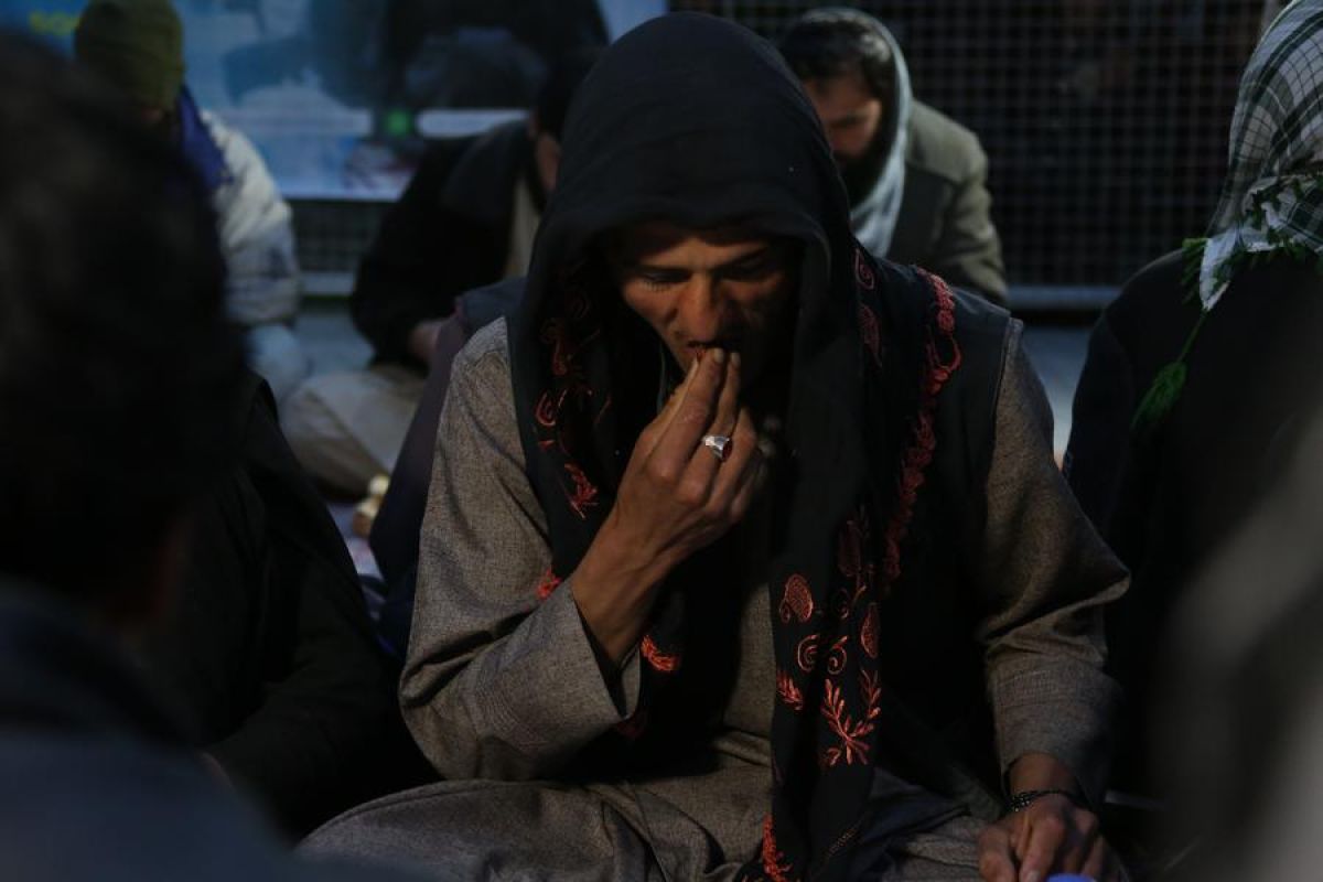 Melihat aktivitas berbuka puasa warga Afghanistan saat Ramadhan