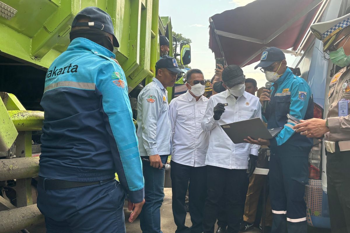 Tekan polusi, KLH kolaborasi dukung uji emisi kendaraan angkut barang