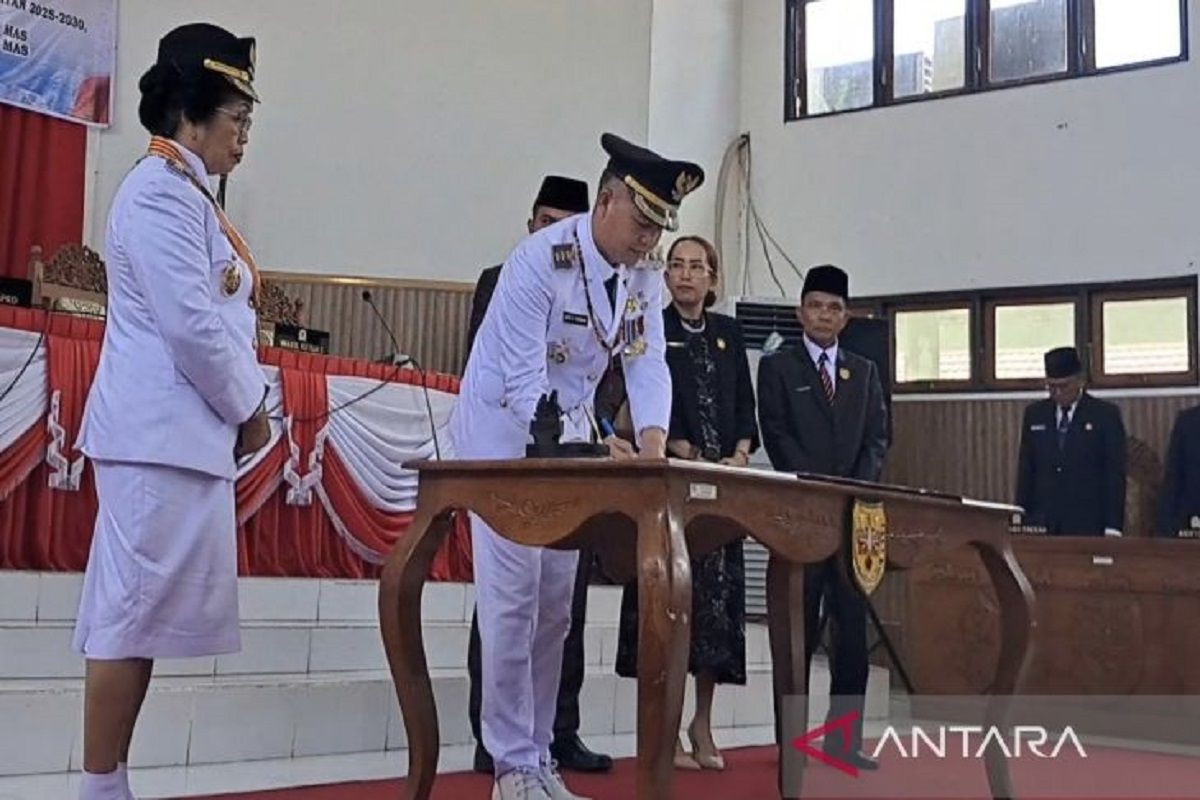 Pemkab Gunung Mas-Kalteng perkuat peran Adat Dayak lewat Perda