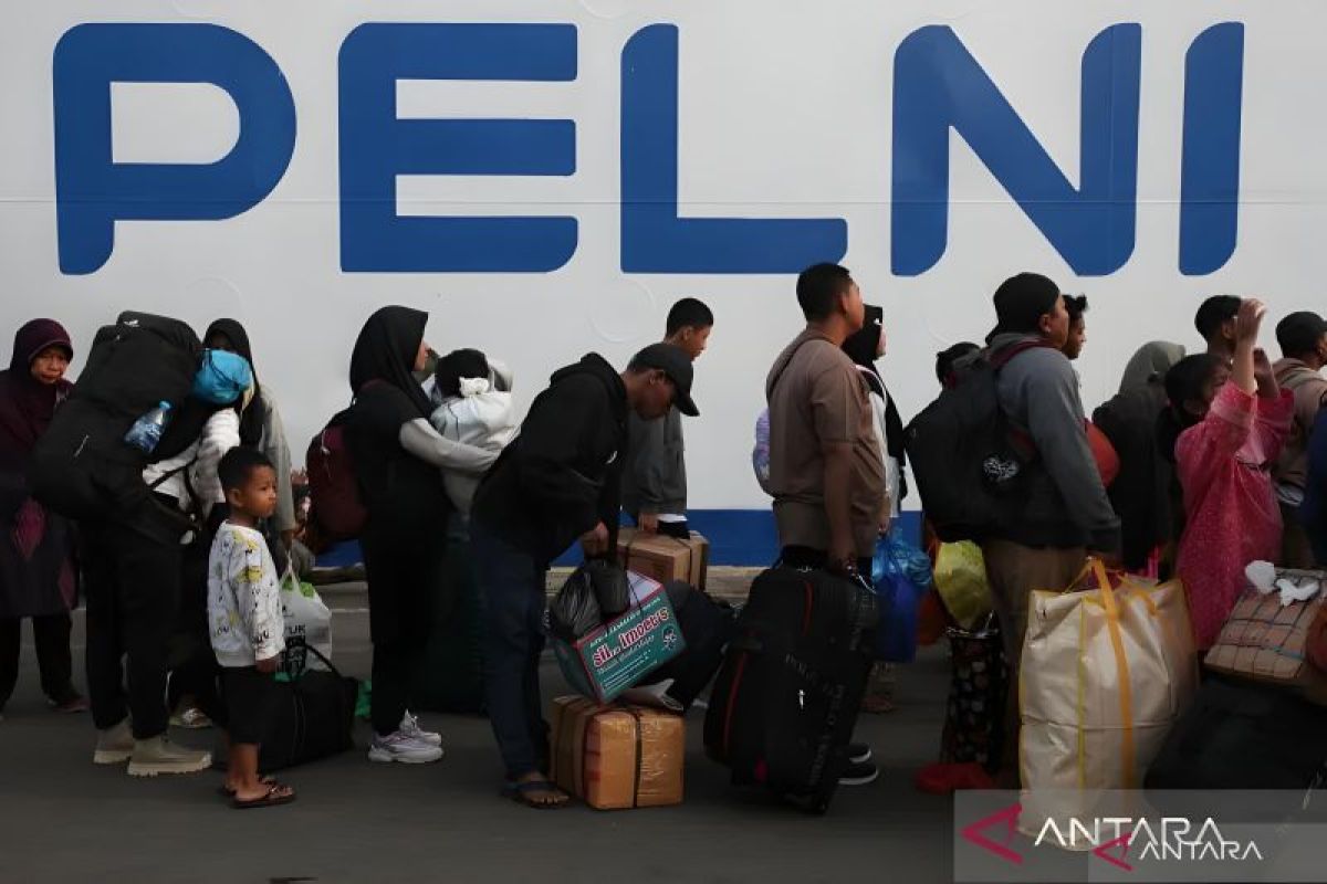Pelni sediakan 1.100 tiket gratis arus balik Lebaran dari Surabaya