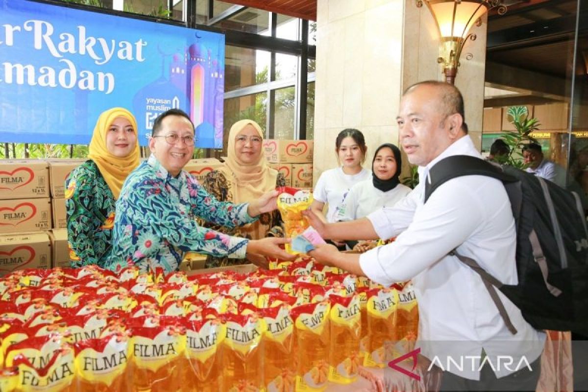 APP Group wakaf 500 Mushaf Alquran dan 4.000 liter minyak goreng di Kementerian Kehutanan