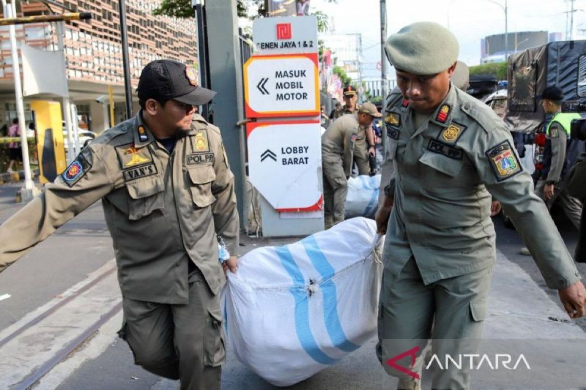 Jakpus tertibkan pedagang dan parkir liar di Pasar Senen