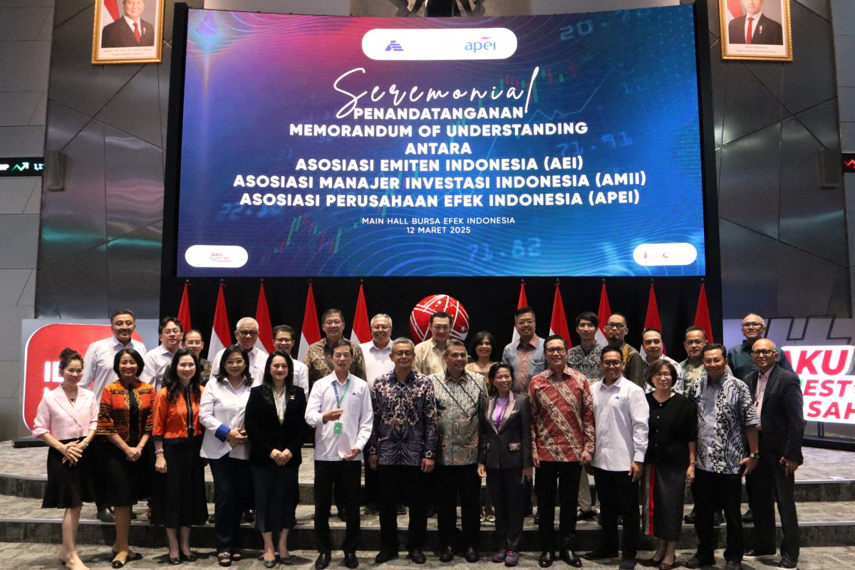 APEI, AMII dan AEI teken MoU perkuat ekosistem pasar modal Indonesia