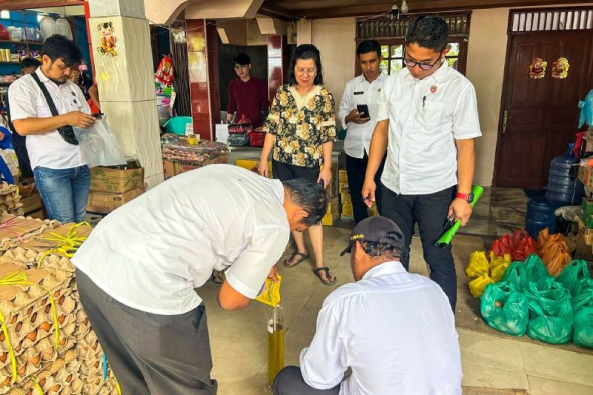 Polres Natuna pastikan isi MinyaKita pada kemasan plastik sesuai takaran