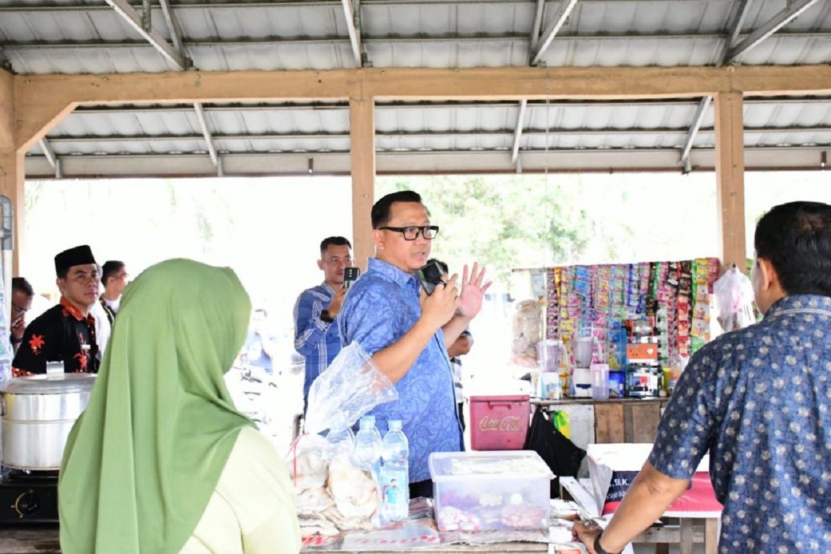 Pj Bupati Banyuasin Muhammad Farid tinjau pusat kuliner