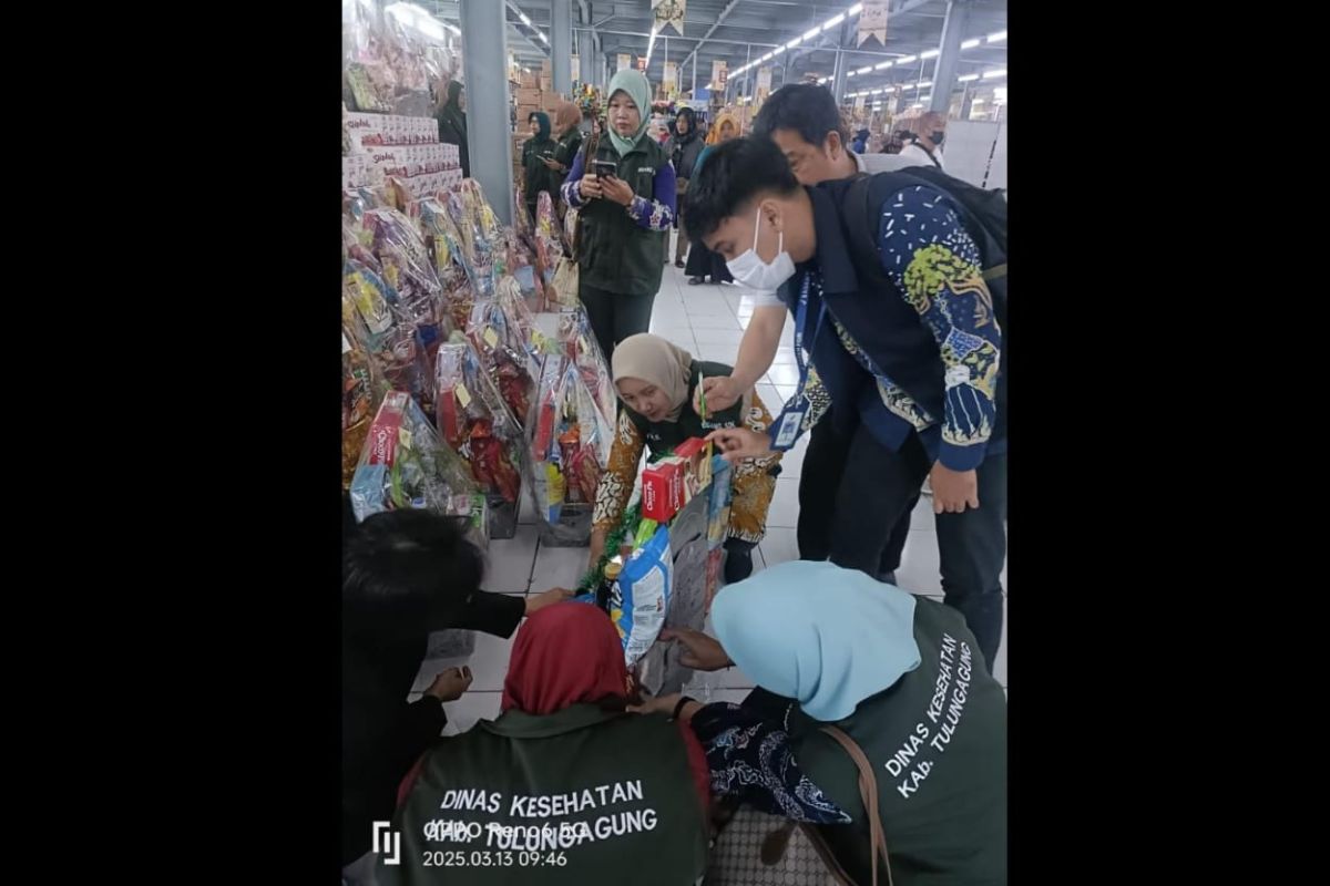 BPOM temukan makanan tak layak edar saat sidak parcel di Tulungagung