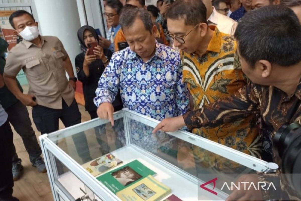 Menteri Kebudayaan Fadli Zon luncurkan buku 