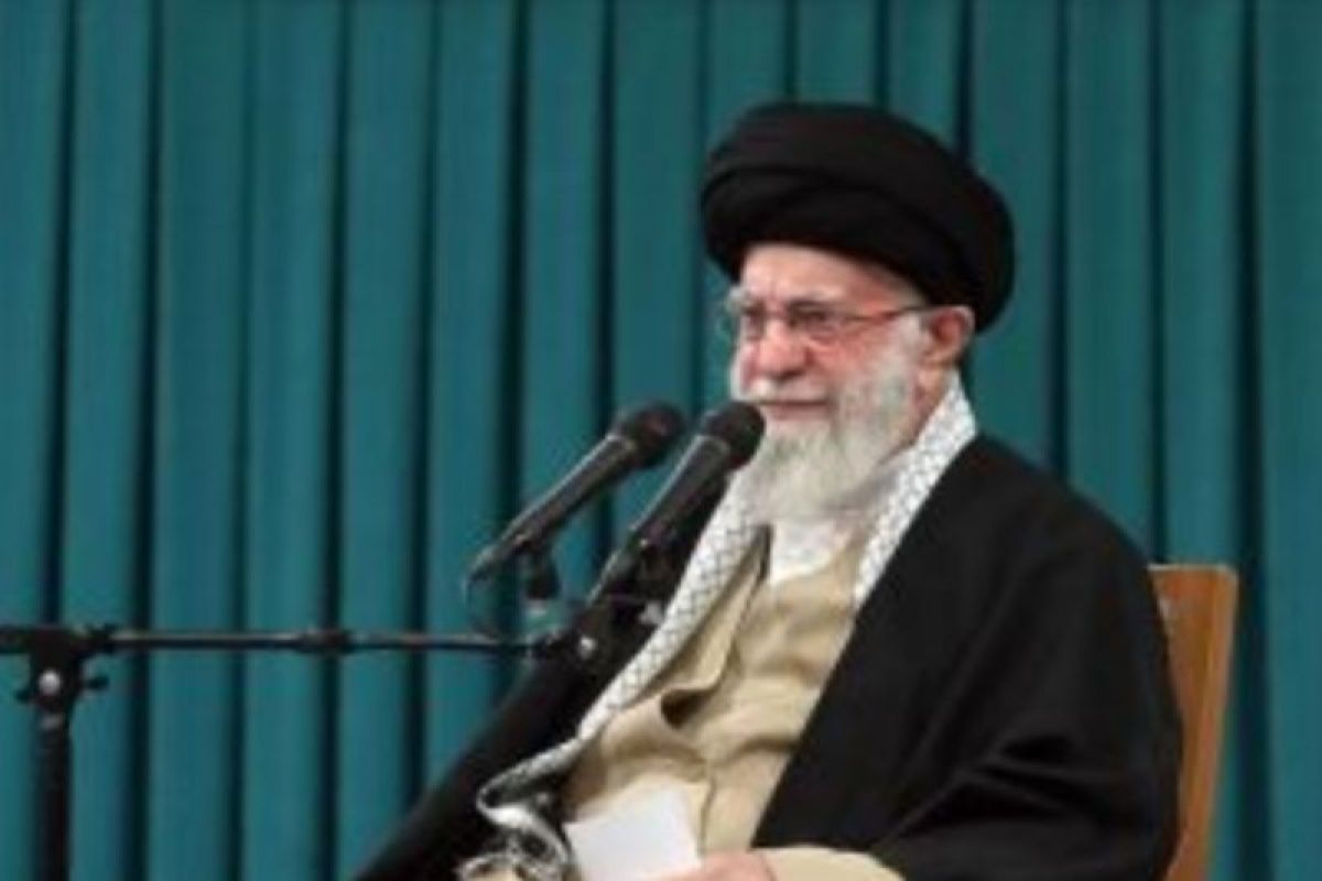 Khamenei: Negosiasi Nuklir Dengan AS Tidak Akan Menghapus Sanksi Iran