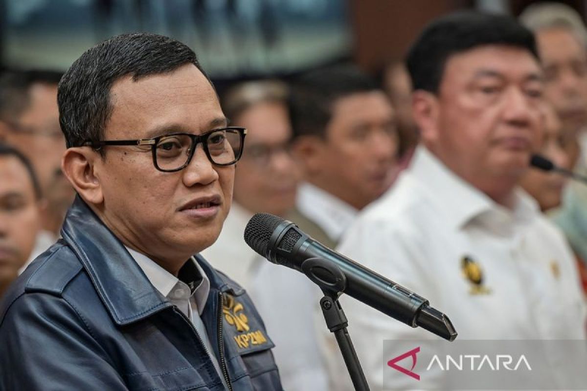 Minister to brief Prabowo on migrant worker help desk