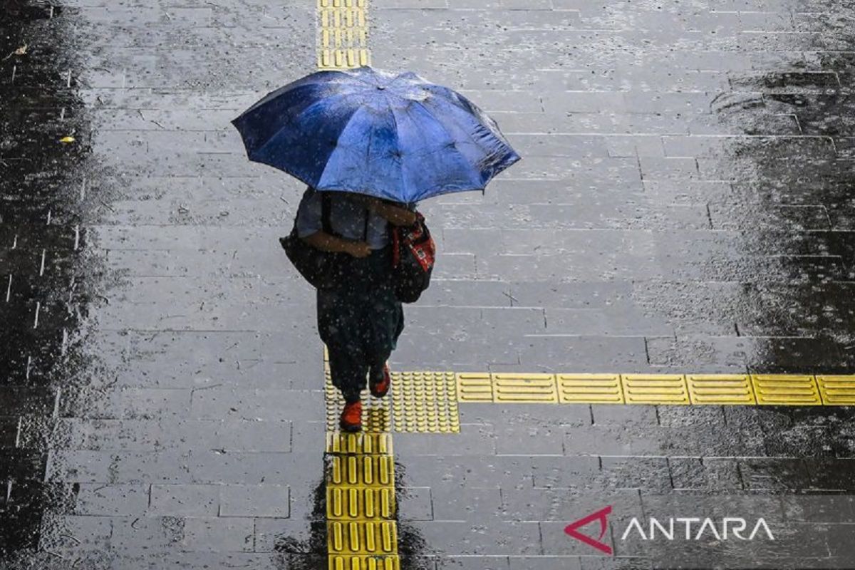 Jumat pagi, Jakarta diperkirakan diguyur hujan ringan