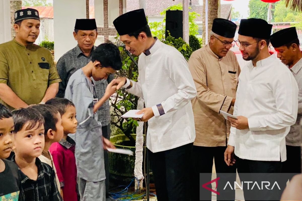 Pemkab Aceh Barat santuni ratusan yatim jelang Idul Fitri